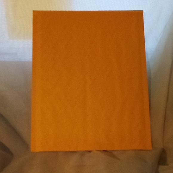 4 x BUBBLE MAILERS SIZE 11" X 9" - Picture 1 of 3